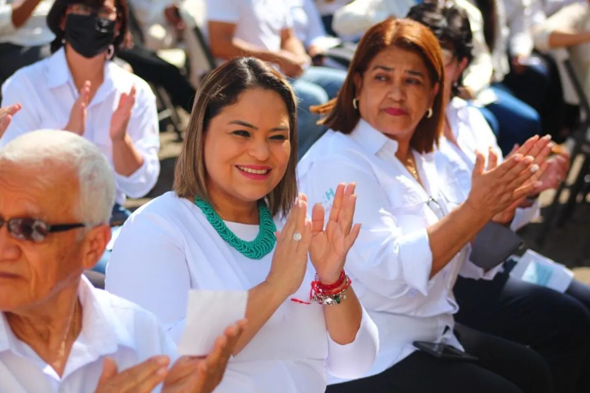 La nueva Dinaf inaugura fiestas patrias con izada de la Bandera Nacional2