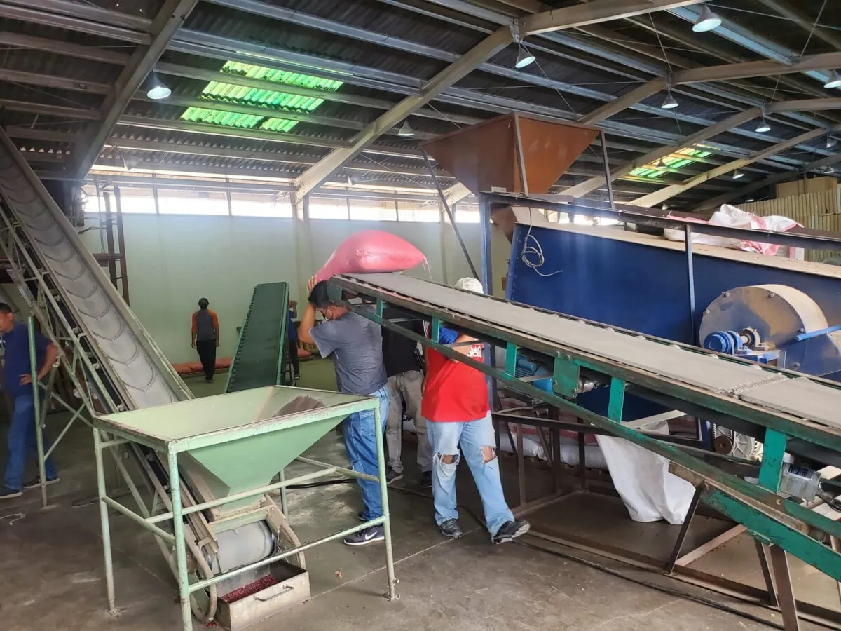 Rescatan a seis hondureños en Tocoa, Colón 