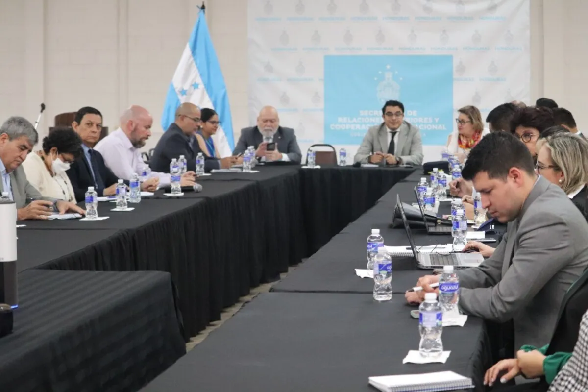 Segunda Mesa de la Unión Centroamericana se establece en Honduras 04